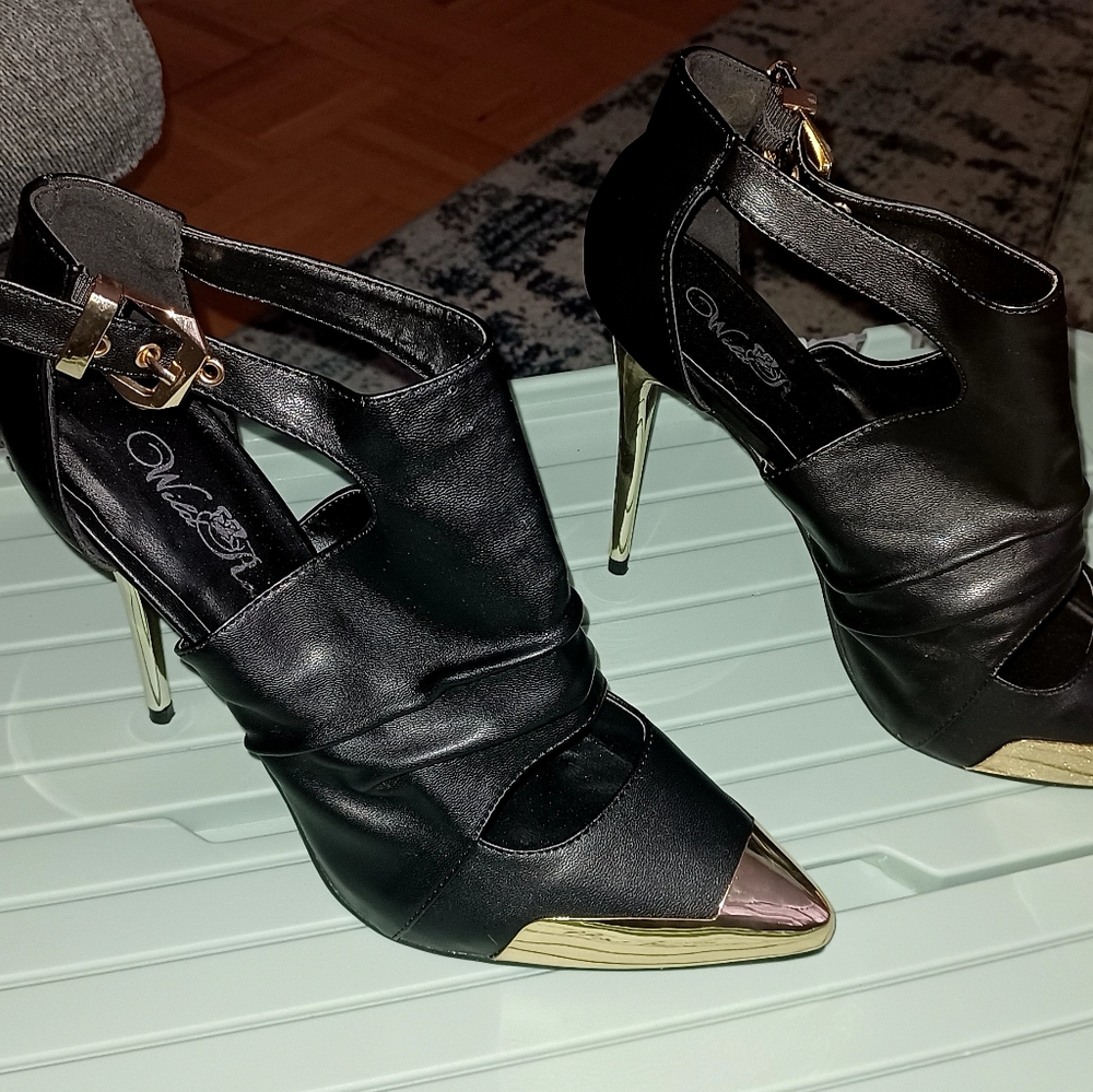 Shoes - Picture 12 of 12